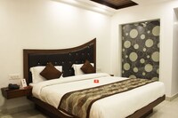 OYO Hotel New Bharat