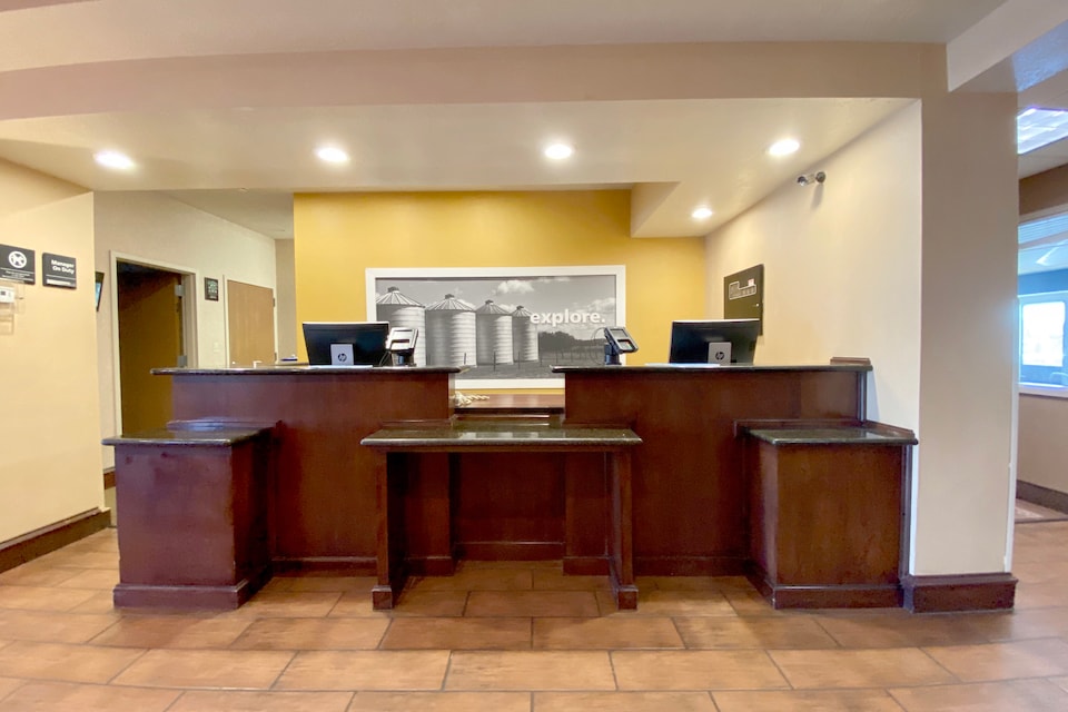 OYO Hotel Clovis NM Hwy 60, C88101, Clovis NM