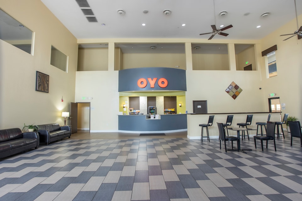 OYO Hotel Knoxville TN Cedar Bluff I-40, C37912, Knoxville TN