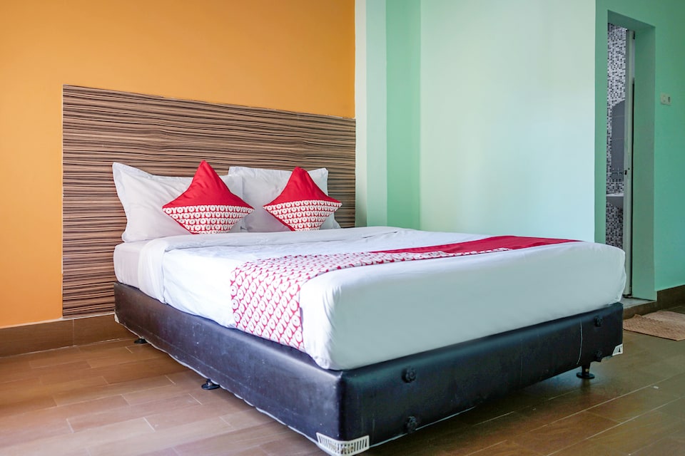 OYO 2849 Almira Homestay, Maricaya, Makassar