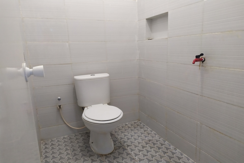 OYO Life 2850 Kost Setia Premiere, Kalimalang, Jakarta