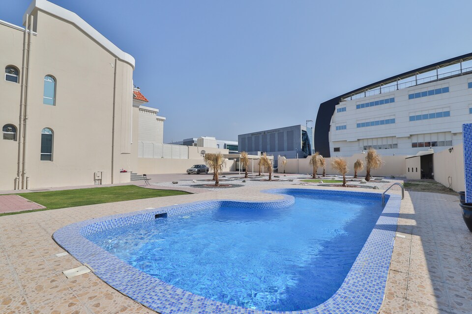OYO 442 Home Villa 20 -4BR, Al Barsha Dubai, Dubai