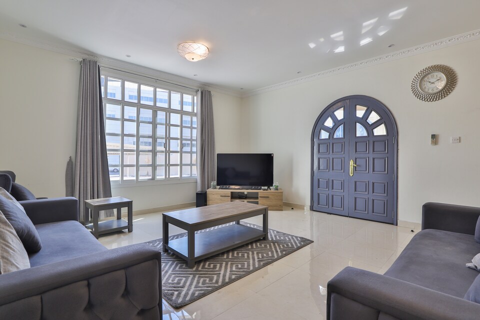 OYO 442 Home Villa 20 -4BR, Al Barsha Dubai, Dubai