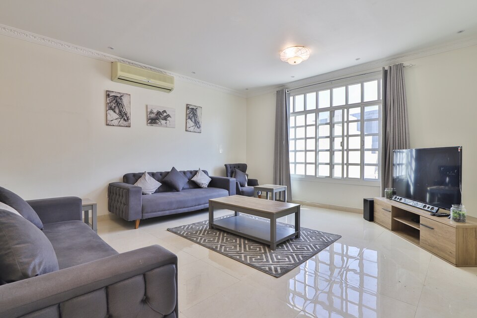 OYO 442 Home Villa 20 -4BR, Al Barsha Dubai, Dubai