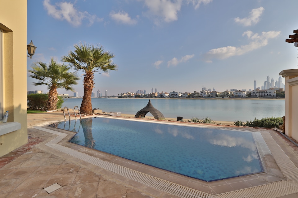 OYO 444 Home Frond B Villa 89 - 4BR, Palm Jumeirah Dubai, Dubai