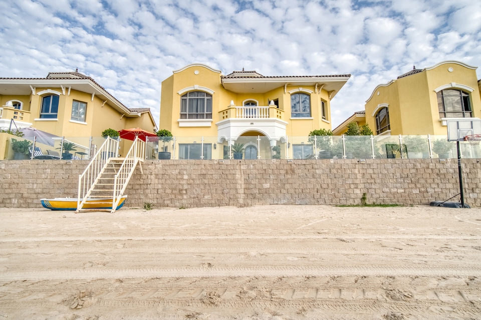 OYO 445 Home Palm Jumeirah Frond B Villa 5BR, Palm Jumeirah Dubai, Dubai