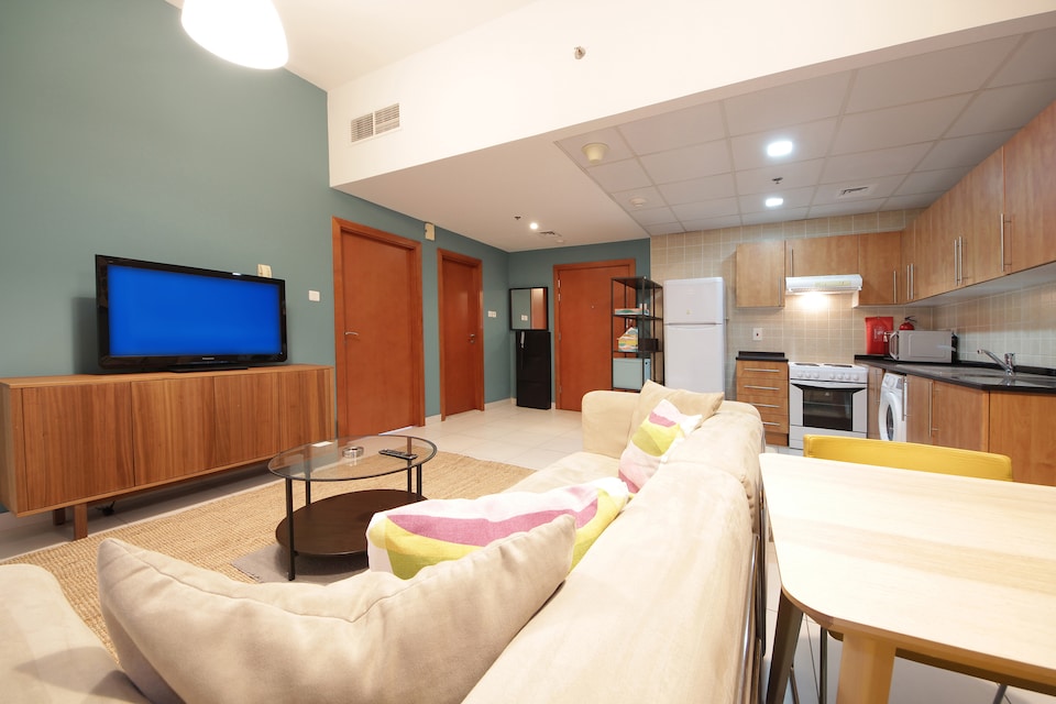 OYO 457 Home Marina View Tower, 1BHK, Dubai Marina, Dubai