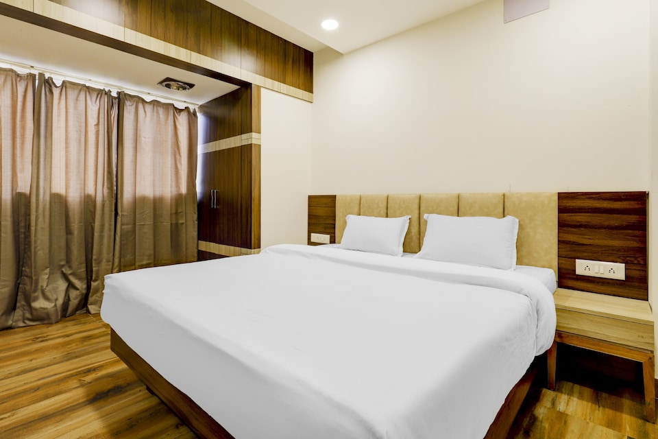 Capital O The Apple Tree, GS Road Guwahati, गुवाहाटी