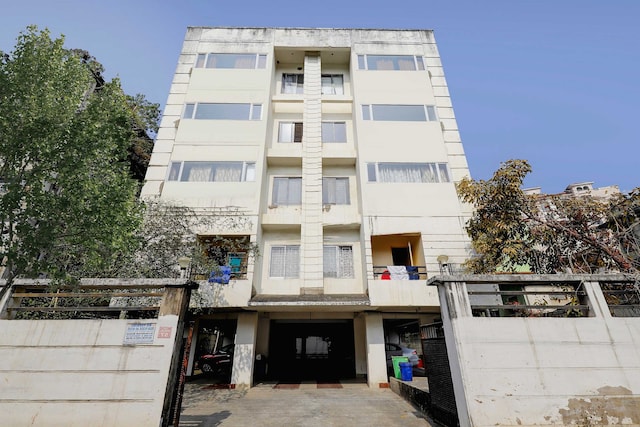 Capital O The Apple Tree