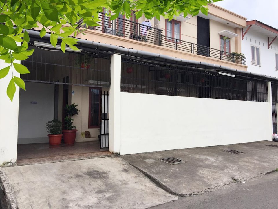 OYO 2870 Wisma Prima, Losari, Makassar