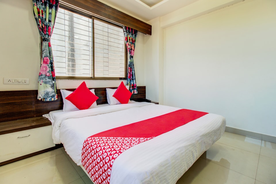 OYO 69297 Shri Hari Krishna ( Lodging & Boarding ) Banquite Hall, Panchvati Nashik, Nashik