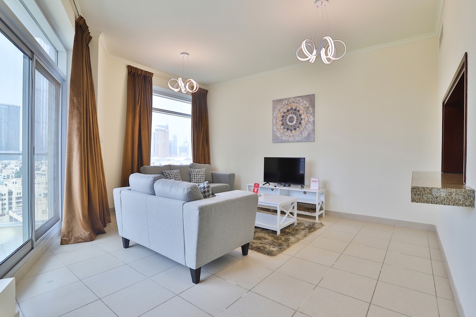 OYO 465 Home Burj view unit no 801 Burj khalifa facing downtown, Downtown Dubai, Dubai