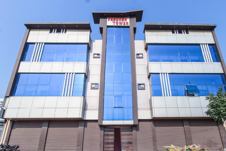 OYO 69341 Hemraj, G L A University Vrindavan, Vrindavan