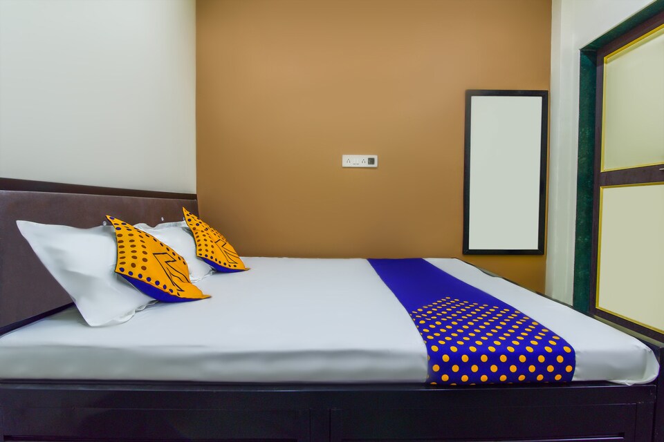 SPOT ON 69370 Pratik Lodging, Satara, Satara