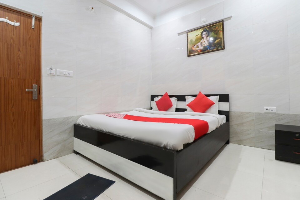 OYO 69378 Trilok Dham, Prem Mandir Vrindavan, Vrindavan