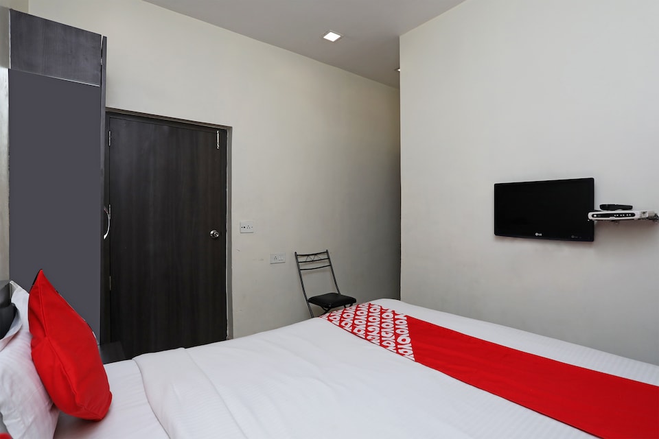 OYO 884 Hotel Sheldon, Ruby Hospital Kolkata, Kolkata