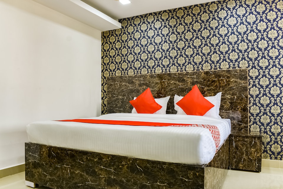 OYO 69398 The Midland, VaniVihar Bhubaneswar, Bhubaneswar