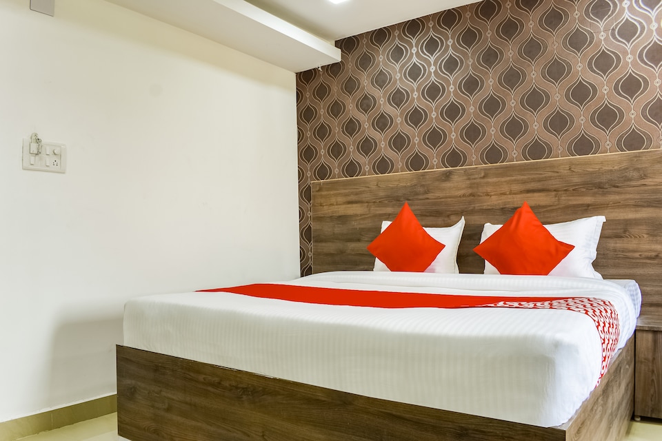 OYO 69398 The Midland, VaniVihar Bhubaneswar, Bhubaneswar