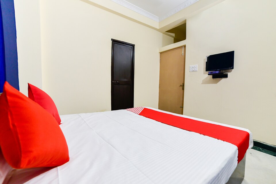 Flagship 69407 Royal Brothers, Bailey Road, Patna