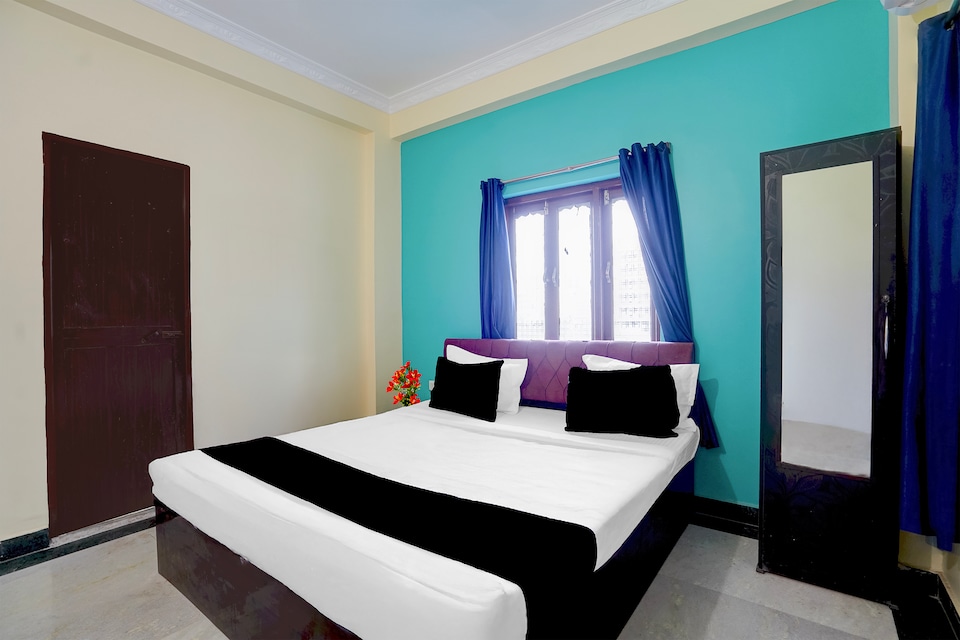 Hotel O Chitrakut Nagar Formerly Royal Brothers, Bailey Road, Patna