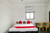 Hotel O Sip & Bite Restaurant N Lodging