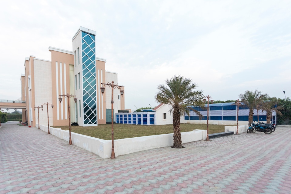 Capital O 69415 Green View Resort, Aligarh, Aligarh