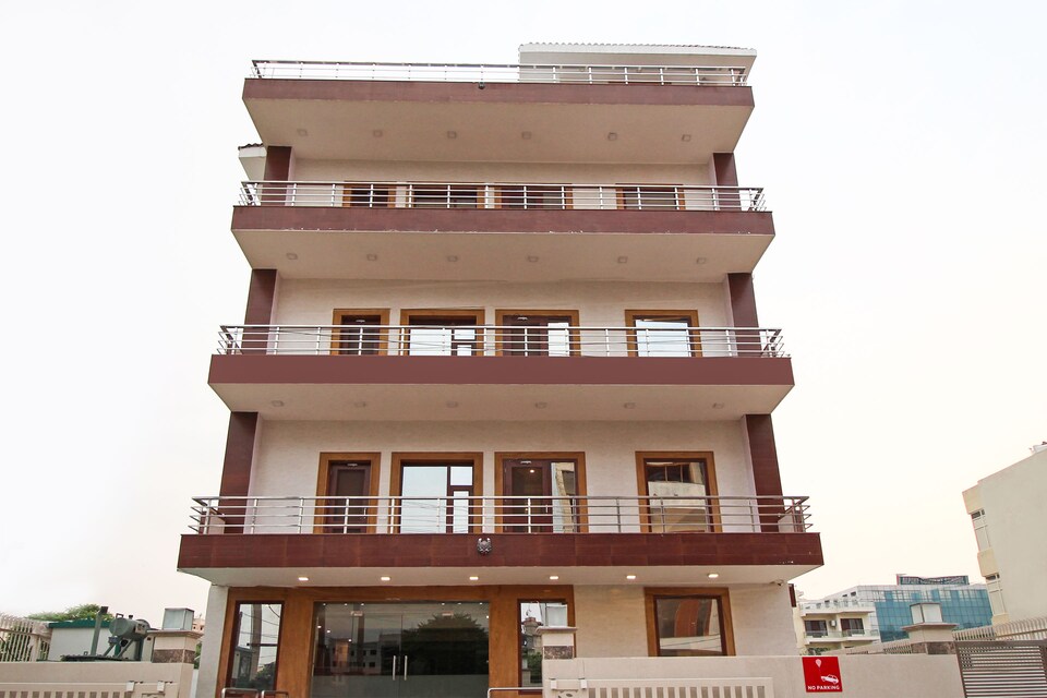 OYO 5708 Zinc By Hummingbird, Medanta, Gurgaon