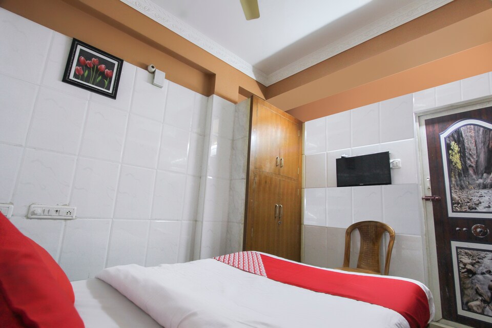 OYO 69425 Nb Palace, Central Chennai, Chennai