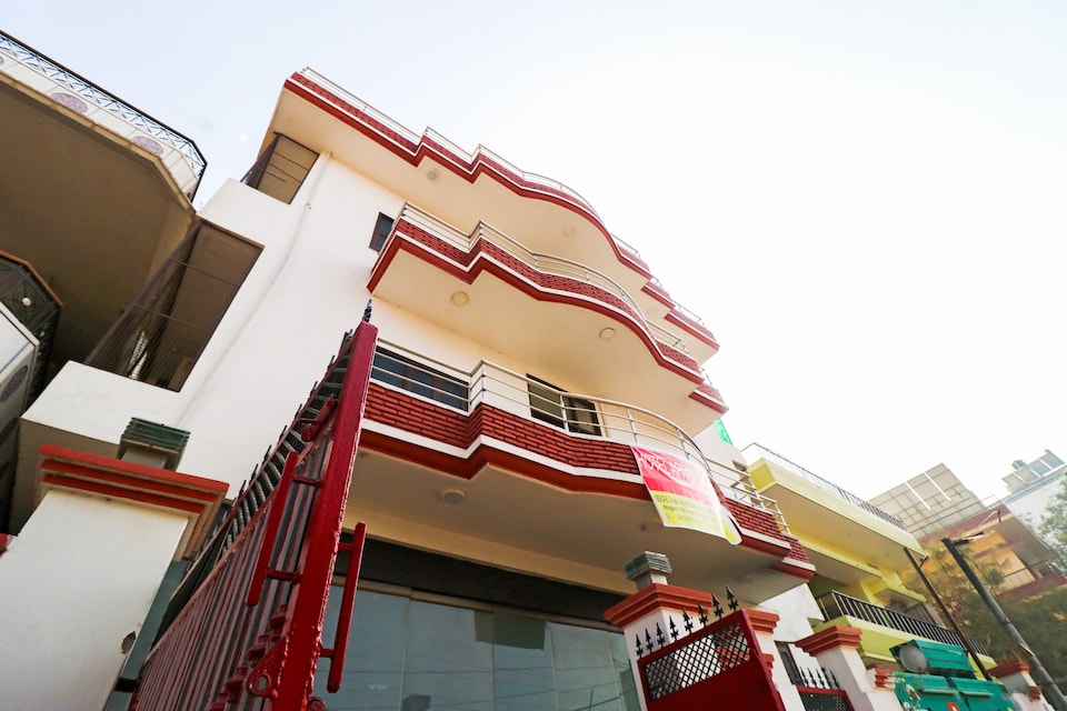 Capital O 69435 Hotel Aparajita, Assi Ghat Varanasi, Varanasi
