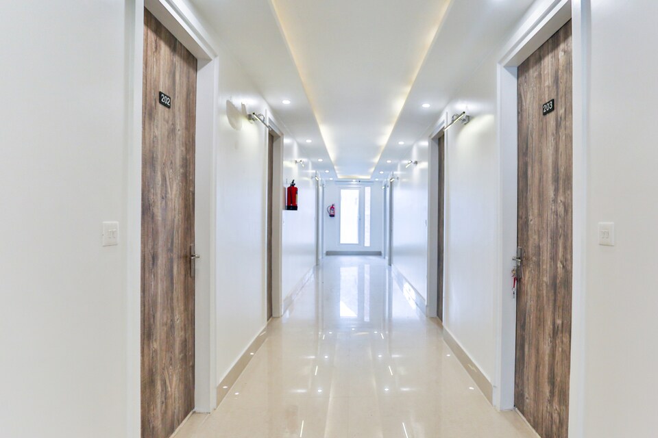 OYO 69453 Greno In, Noida Expressway SEZ, Noida