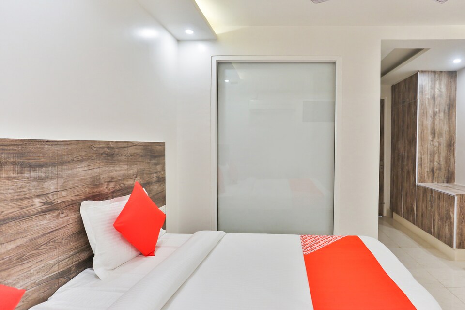 OYO 69453 Greno In, Noida Expressway SEZ, Noida