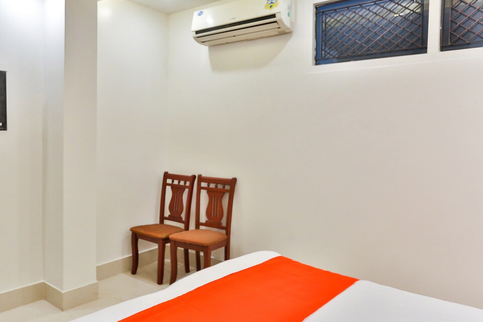 OYO 69453 Greno In, Noida Expressway SEZ, Noida