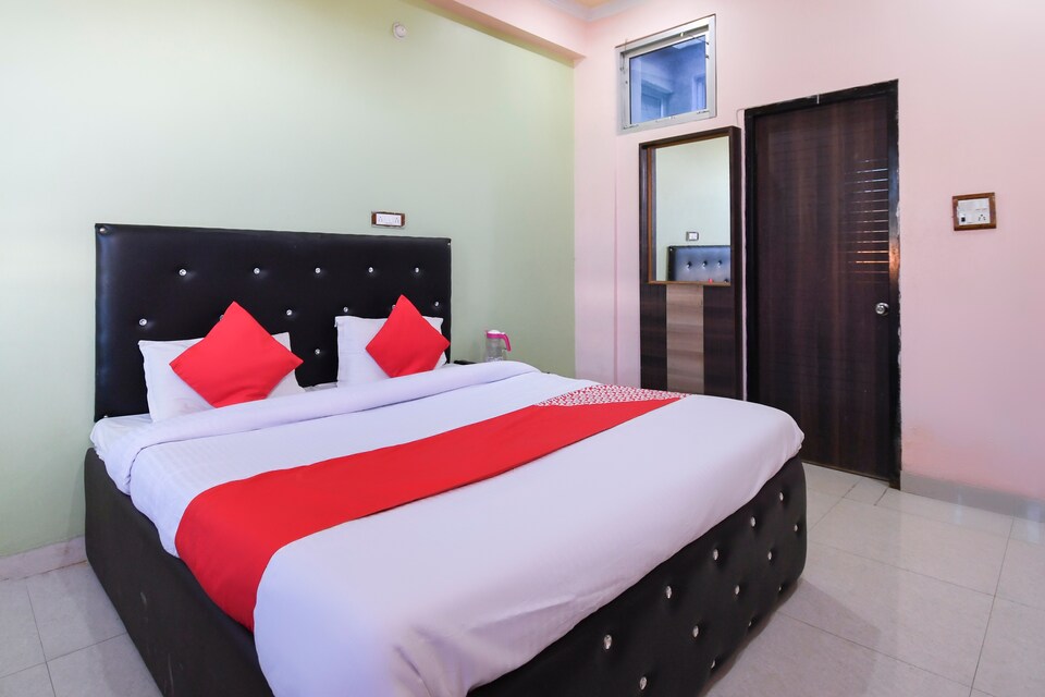 OYO 69463 Royal Inn, Chowk Allahabad, Prayagraj