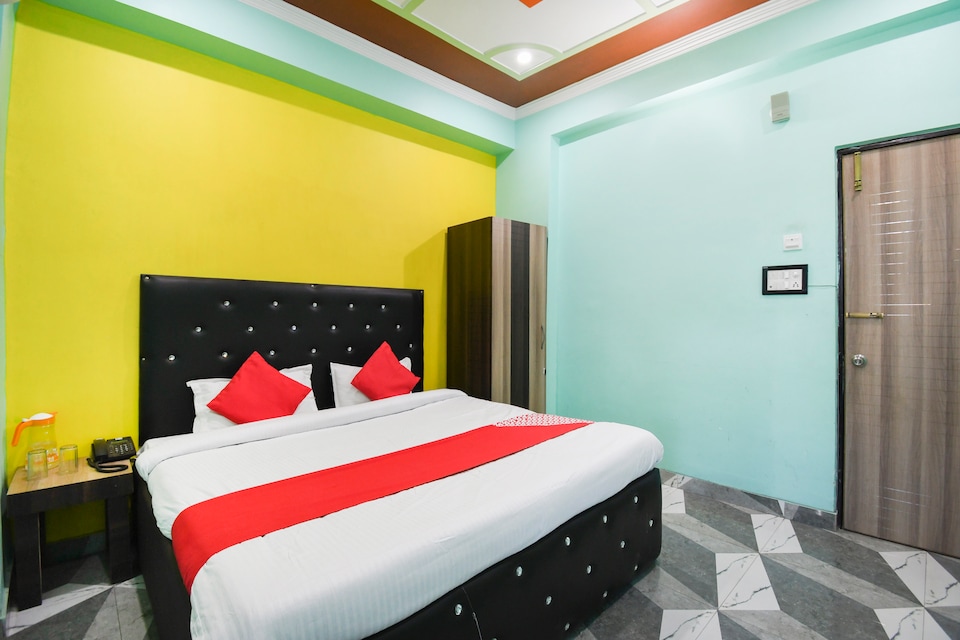 OYO 69463 Royal Inn, Chowk Allahabad, Prayagraj