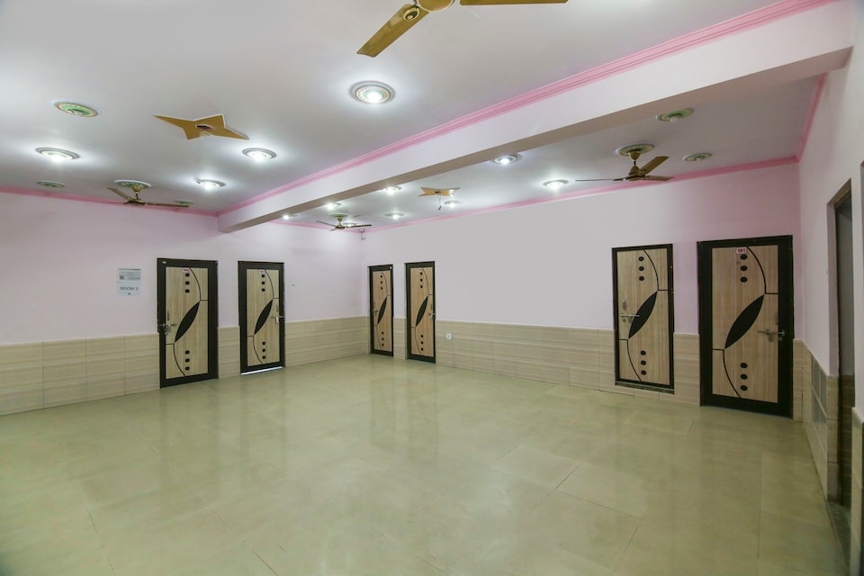 OYO 69465 Maa Laxmi Garden Guesthouse , NH2 Highway Mathura, Mathura