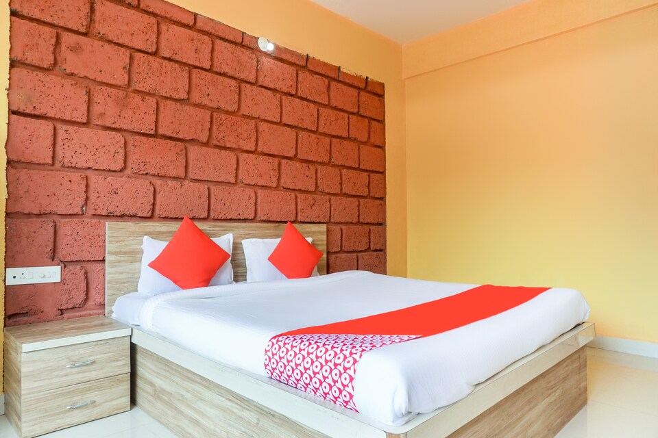 OYO 69466 Hotel Vishwa Sanskruti, Dapoli city centre, Dapoli