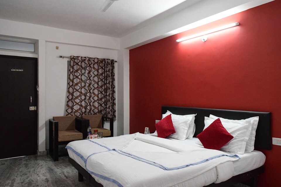 OYO 5717 Hotel Alpine, Udaipur North, Udaipur