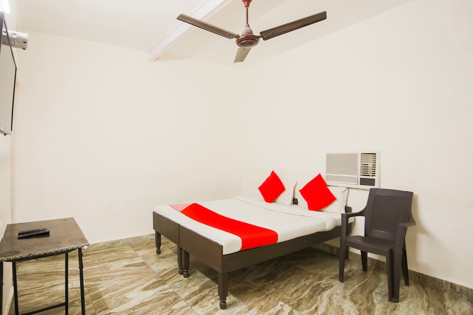 OYO Smart Inn Near Dilli Haat INA, AIIMS Delhi, Delhi