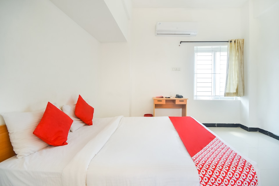 OYO 69557 Varna Residency, Gandhipuram Coimbatore, Coimbatore