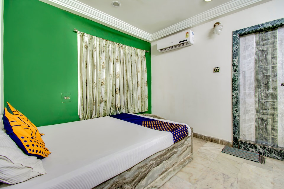 Live under vij250, Governorpet Vijayawada, Vijayawada