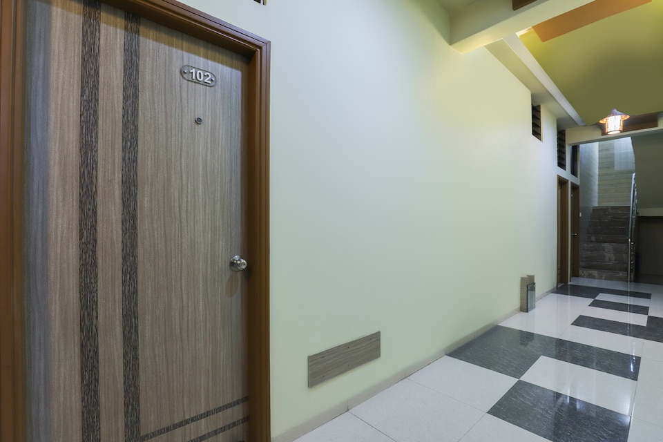 OYO 69568 Hotel Ronak Royal, Porbandar, Porbandar