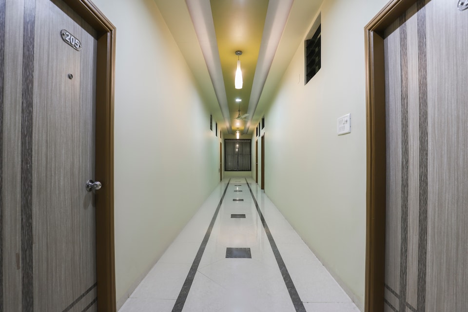 OYO 69568 Hotel Ronak Royal, Porbandar, Porbandar