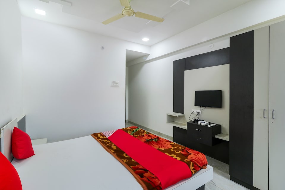 OYO 69594 Raj Palace & Lodge , Tuljapur, Osmanabad