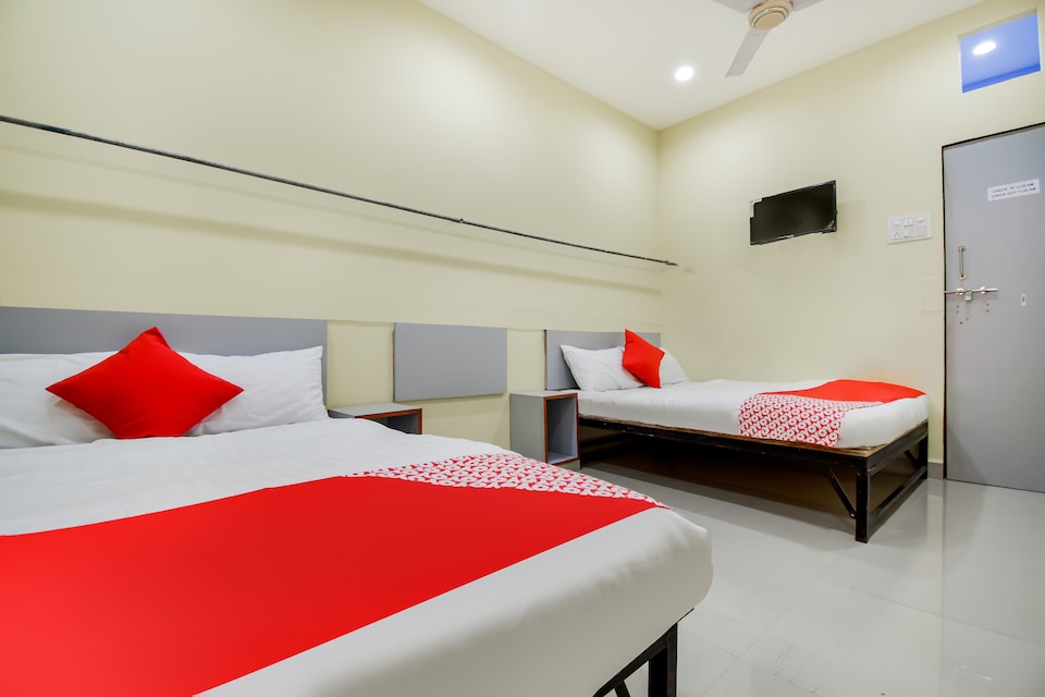 OYO 69608 Vishwakarma Niwas Service Apartment, Airport Wardha Road, Nagpur