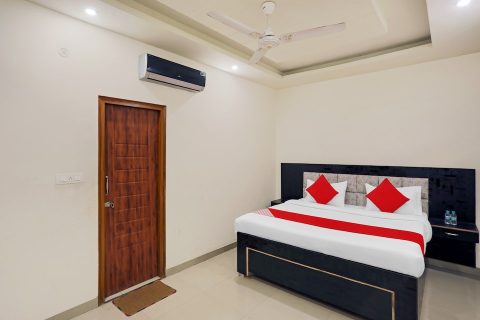 Flagship 69609 Disha Garden And Banquet, Pilibhit Bypass Road, Bareilly