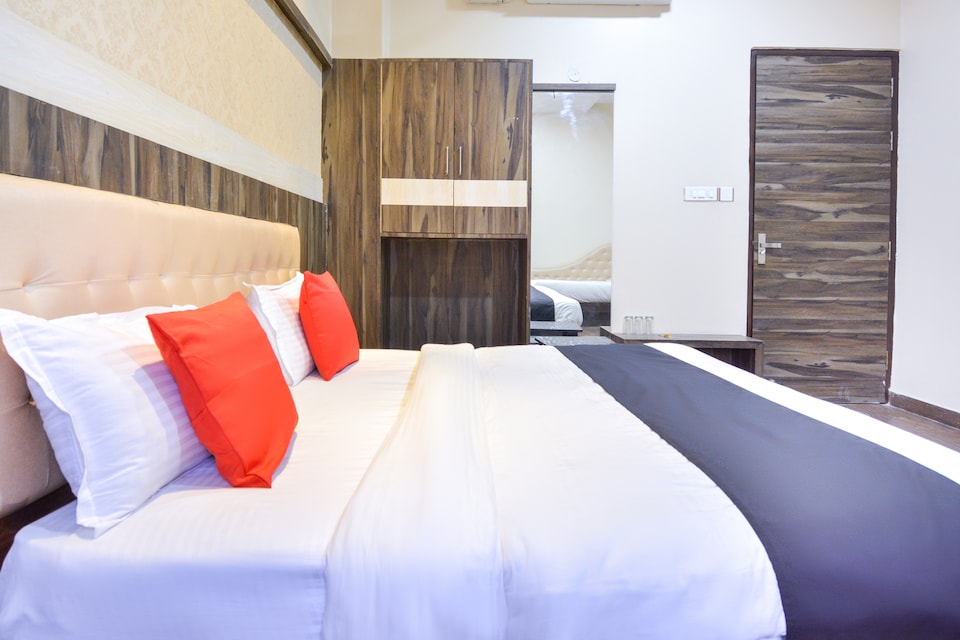 Hotel O Moments Inn, Golden Temple Road Amritsar, Amritsar