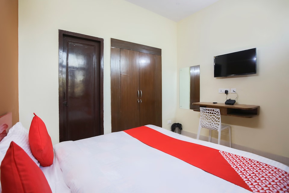 OYO 69626 City Center Cottage, Noida City, Noida