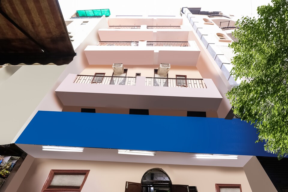 OYO Jain Sadan Near Dilli Haat Ina, AIIMS Delhi, Delhi