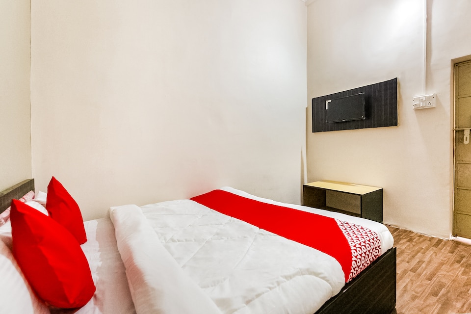 OYO 69647 Yash Lodge, Vijay Nagar - Jabalpur, Jabalpur