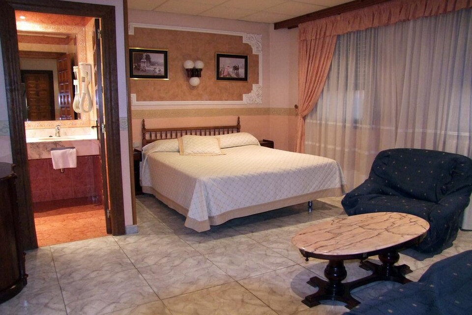 OYO Hotel Montearagon, Quincena, Quincena
